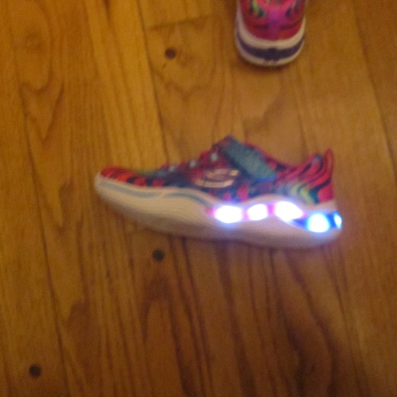 NEW SKECHERS POWER PETAL LIGHT UP SHOES GIRLS 3 - Picture 4 of 4